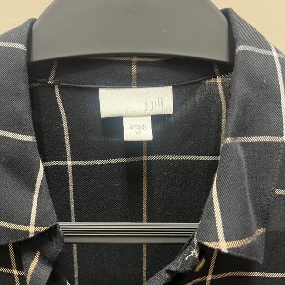 EUC J. Jill Windowpane Plaid Black Tan White Button Down Rayon Shirt Size XS - Picture 2 of 3